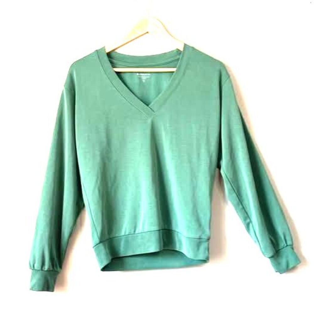 Athleta Softstreme Green VNeck Pullover Sz XS- excellent